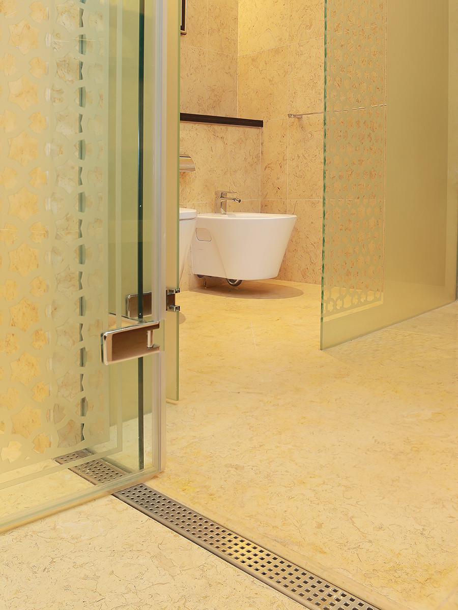 Conrad-Bath-EG150-4-900x1200px