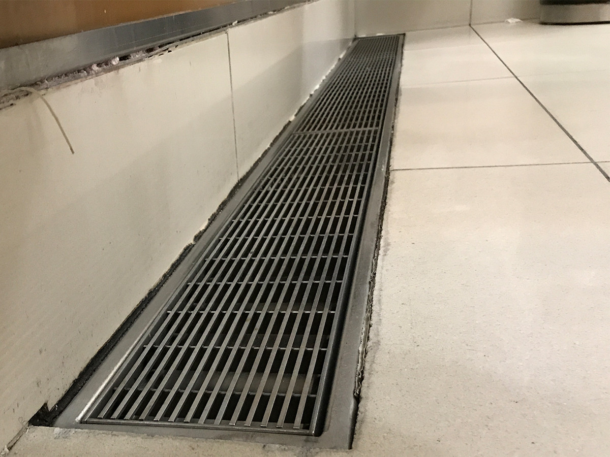 ACO SS channel with heel-safe grating